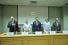 «جامعة القاهرة» توقع اتفاقية مع الأكاديمية الأوروبية لأمراض الصوت لتعزيز أبحاث الليزر في الحنجرة 3 - جريدة الجمهورية 5 121 - جريدة الجمهورية