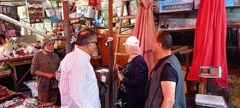 إزالة 50 تعديًا وبائعًا جائلًا خلال حملة مكبرة بسوق الهانوفيل بالعجمي 5 - جريدة الجمهورية 5 125 - جريدة الجمهورية