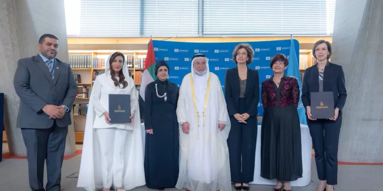 حاكم الشارقة يشهد توقيع اتفاقية لرقمنة أرشيف اليونسكو العالمي بمنحة قدرها 6 ملايين دولار أمريكي
