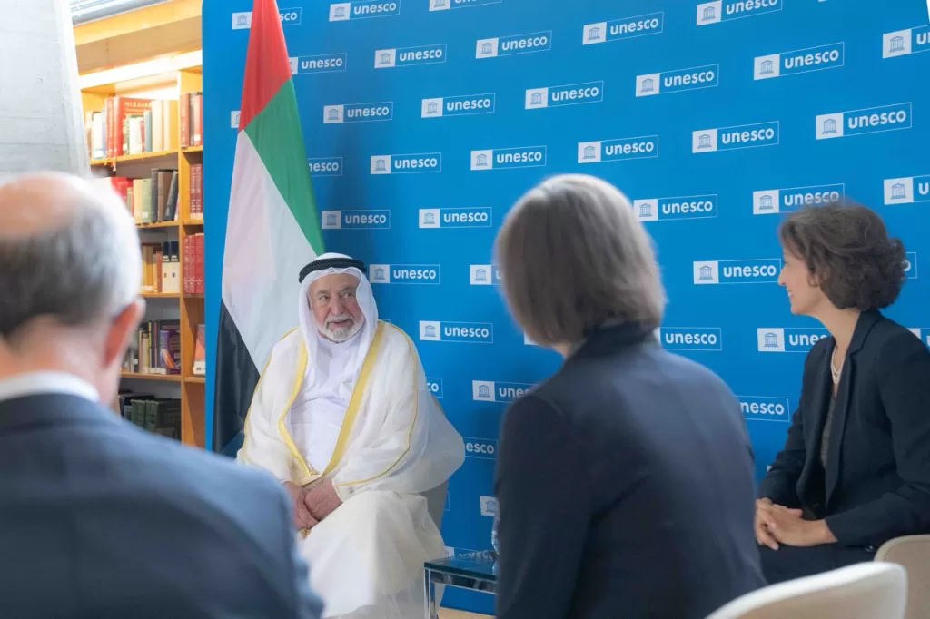 حاكم الشارقة يشهد توقيع اتفاقية لرقمنة أرشيف اليونسكو العالمي بمنحة قدرها 6 ملايين دولار أمريكي 4 - جريدة الجمهورية 8 1 1 - جريدة الجمهورية