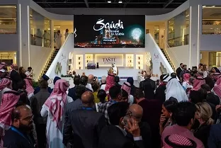 نجاح «سعودي» باهر في دبي..«الهيئة السعودية للسياحة» تحتفي بإنجازاتها وشراكاتها خلال سوق السفر العربي 8 - جريدة الجمهورية 8 1 - جريدة الجمهورية