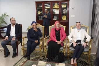 «جامعة عين شمس» تكرم طلاب الهندسة الفائزين بمسابقة اليونسكو «مكان الصوت في التصميم العمراني» 3 - جريدة الجمهورية 8 43 - جريدة الجمهورية