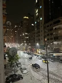 ليلة رعب في الثغر.. إعصار مفاجئ يخترق الإسكندرية ويقلب الشوارع رأسًا على عقب 8 - جريدة الجمهورية 8 82 - جريدة الجمهورية