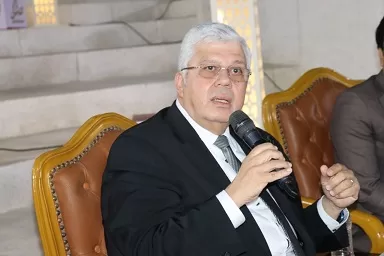«وزير التعليم العالي» يكرم «الفنان سامح حسين» في «صالون القادة الثقافي» تقديرًا لدوره في نشر الفن الهادف 9 - جريدة الجمهورية 9 4 - جريدة الجمهورية