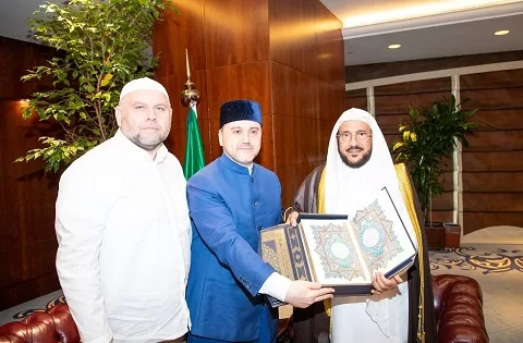 «وزير الشؤون الإسلامية» بالمملكة يستقبل نائب رئيس الإدارة الدينية لـ«مسلمي روسيا» لبحث التعاون الإسلامي 3 - جريدة الجمهورية 9 8 - جريدة الجمهورية