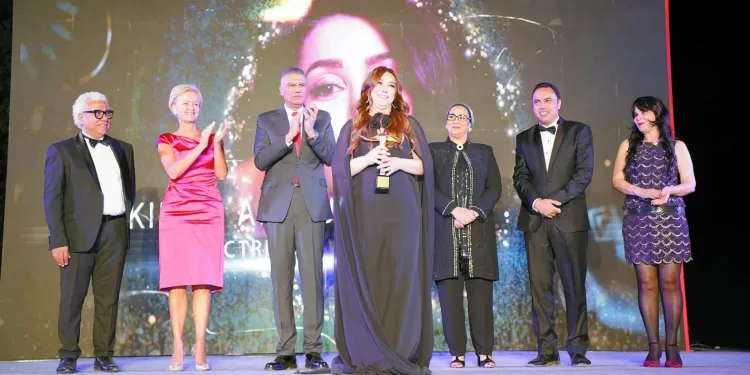 ممر شرفى ينتظر «الملك مو» فى ملعب «البلوز»