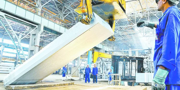 عودة قلاع الصناعة الوطنية وتعزيز الإنتاج المحلى 1 - جريدة الجمهورية سموحة يستضيف «الطلائع».. وزد يواجه الاتحاد