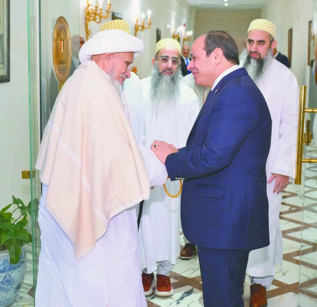 الرئيس خلال استقبال سلطان البهرة وأنجاله: علاقتنا تاريخية.. ونثمِّن جهودكم فى ترميم مقامات آل البيت 2 - جريدة الجمهورية IMG 20250506 WA0163 - جريدة الجمهورية