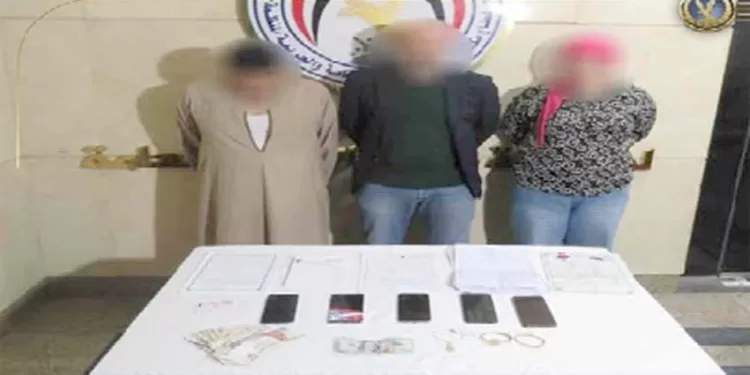 سقوط تشكيل عصابى للنصب على راغبى السفر بالقاهرة 1 - جريدة الجمهورية «شباب الفراعنة» فى مواجهة شرسة مع «البلاك ستارز»