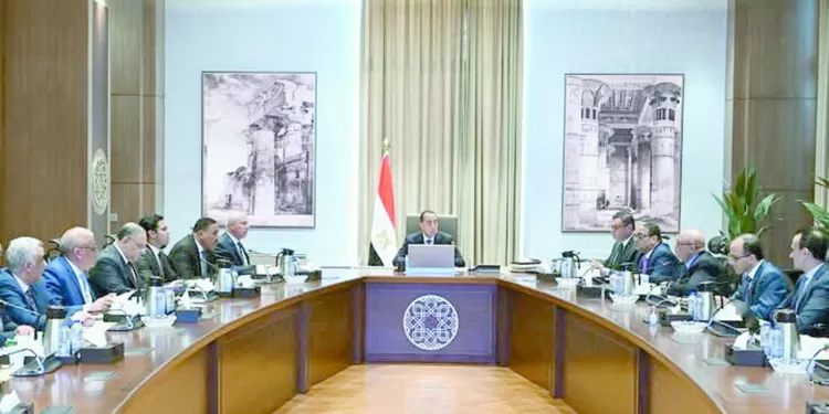 «مدبولى» فى ثلاثة اجتماعات : «رأس الحكمة» يسهم فى جذب الاستثمارات الأجنبية ويوفر فرص عمل