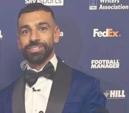 بعد فوزه بجائزة أفضل لاعب فى الدورى الإنجليزى احتفاء عالمى بـ«الكينج المصرى»