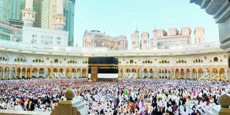 طوارئ فى بعثة الحج السياحى.. ١٨ ألف حاج وصلوا الأراضى المقدسة