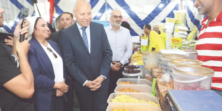 منافذ لبيع اللحوم والسلع الغذائية.. بأسعار مناسبة للمواطنين: أهلاً بالعيد 1 - جريدة الجمهورية منافذ لبيع اللحوم والسلع الغذائية.. بأسعار مناسبة للمواطنين: أهلاً بالعيد