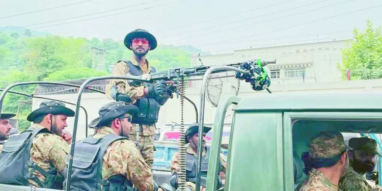 الاشتباكات مستمرة.. الهند وباكستان تتبادلان القصف واستهداف الدفاعات الجوية 1 - جريدة الجمهورية الاشتباكات مستمرة.. الهند وباكستان تتبادلان القصف واستهداف الدفاعات الجوية