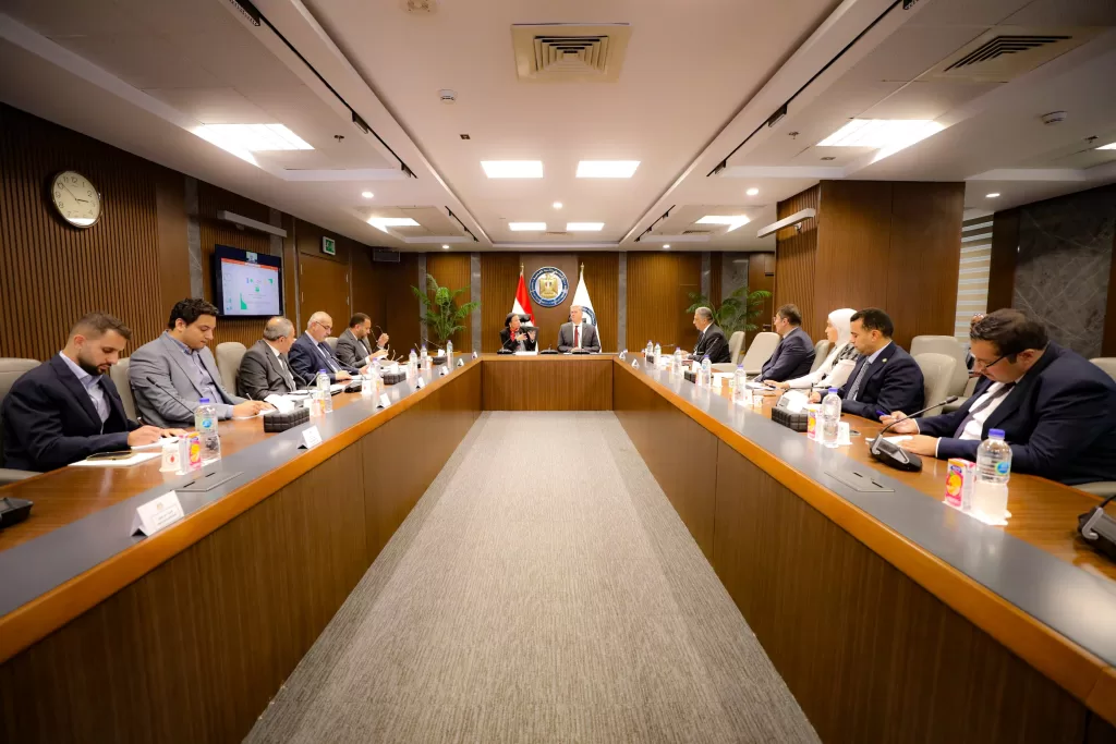 وزيرا البيئة والبترول يبحثان استراتيجيات مواجهة تغير المناخ في مصر 2 - جريدة الجمهورية WhatsApp Image 2025 05 01 at 10.53.55 AM 1 - جريدة الجمهورية