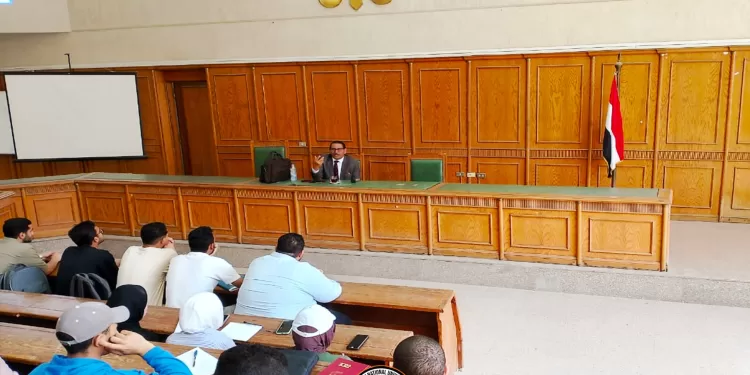 «حقوق حلوان الأهلية» تُطلق مبادرة لتدريب وتأهيل الطلاب للمنافسة في سوق العمل