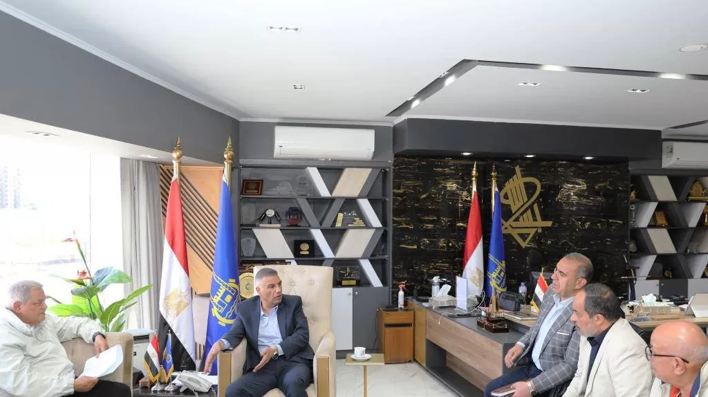 محافظ أسوان: إنجاز 70% من مشروعات المياه العاجلة.. وتسليمها في 30 يونيو المقبل 2 - جريدة الجمهورية WhatsApp Image 2025 05 05 at 1.33.57 PM - جريدة الجمهورية