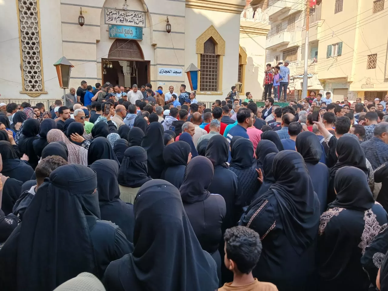 بين أوراق الكتب ودموع الأهل.. رحيل طالبة علوم أبكت الزقازيق 6 - جريدة الجمهورية WhatsApp Image 2025 05 05 at 5.56.15 PM 1 - جريدة الجمهورية