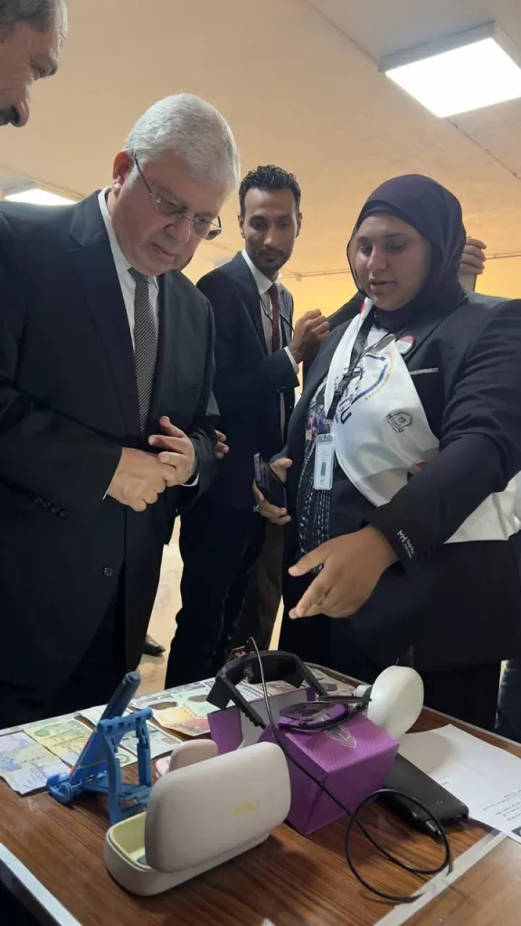 الصدارة لجامعة حلوان التكنولوجية.. طلابها يسيطرون على ملتقى الابتكارات العلمية 2 - جريدة الجمهورية WhatsApp Image 2025 05 06 at 6.35.14 PM 1 - جريدة الجمهورية