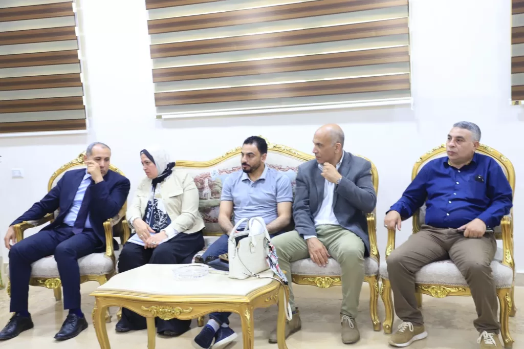 توجيهات رئاسية تتحقق.. محافظ شمال سيناء يستقبل وفد النقل لبدء تنفيذ مشروع السكة الحديد 13 - جريدة الجمهورية WhatsApp Image 2025 05 06 at 9.00.13 PM 1 - جريدة الجمهورية