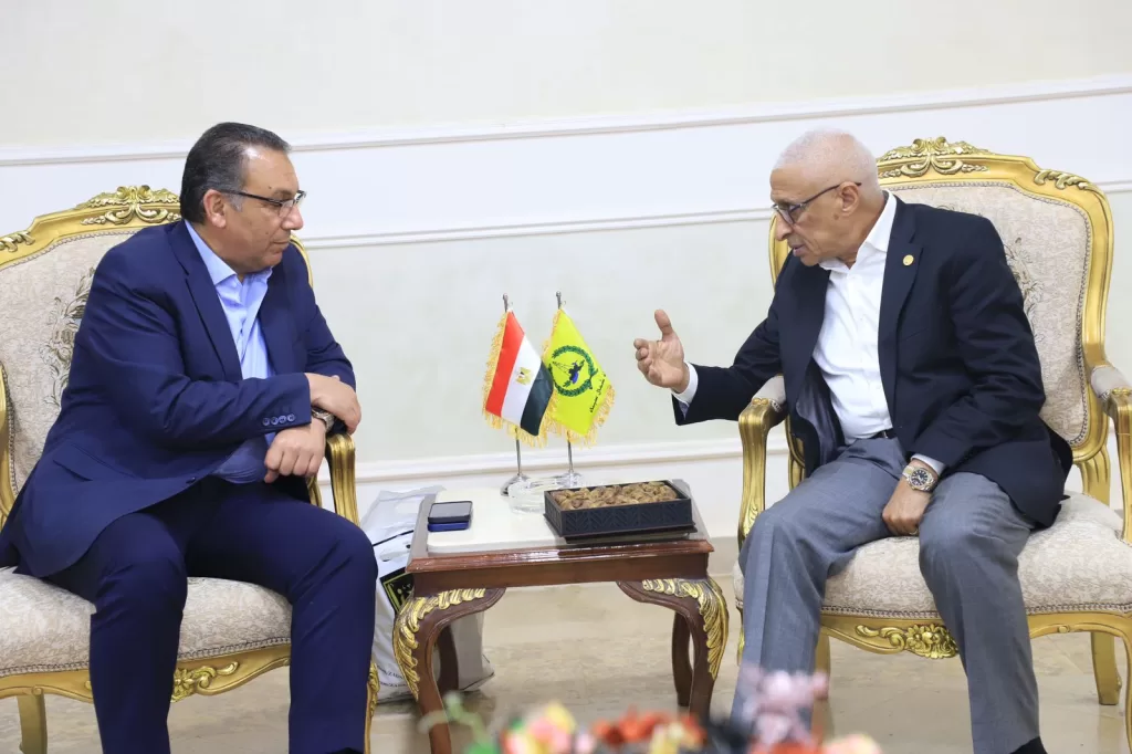 توجيهات رئاسية تتحقق.. محافظ شمال سيناء يستقبل وفد النقل لبدء تنفيذ مشروع السكة الحديد 10 - جريدة الجمهورية WhatsApp Image 2025 05 06 at 9.00.14 PM 1 - جريدة الجمهورية
