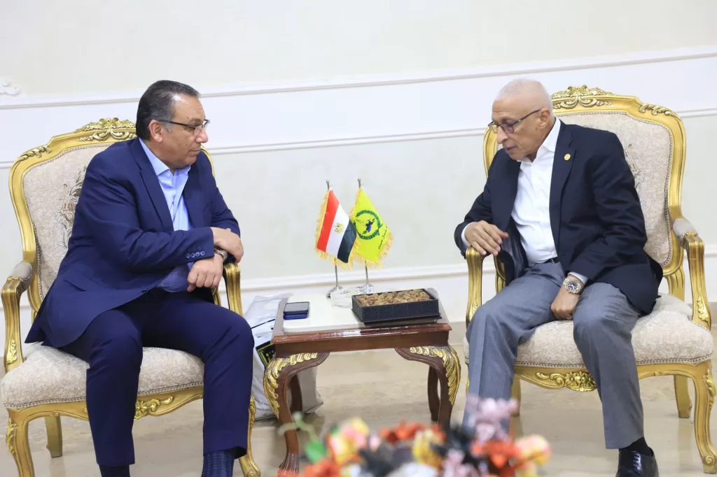 توجيهات رئاسية تتحقق.. محافظ شمال سيناء يستقبل وفد النقل لبدء تنفيذ مشروع السكة الحديد 6 - جريدة الجمهورية WhatsApp Image 2025 05 06 at 9.00.14 PM - جريدة الجمهورية