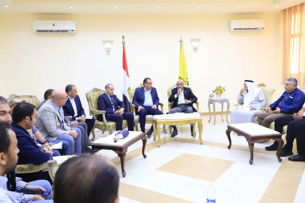 توجيهات رئاسية تتحقق.. محافظ شمال سيناء يستقبل وفد النقل لبدء تنفيذ مشروع السكة الحديد 4 - جريدة الجمهورية WhatsApp Image 2025 05 06 at 9.00.16 PM - جريدة الجمهورية