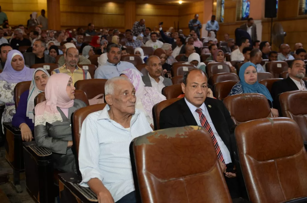 مؤتمر «عيد عمال الصحافة» يُكرّم روّاد العطاء في القطاعات الإنتاجية 11 - جريدة الجمهورية WhatsApp Image 2025 05 07 at 1.49.50 PM 1 - جريدة الجمهورية