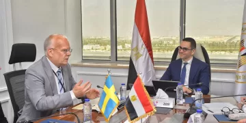 وزير الاستثمار والسفير السويدي يبحثان آليات تعزيز العلاقات الثنائية.. وترتيبات منتدى الأعمال