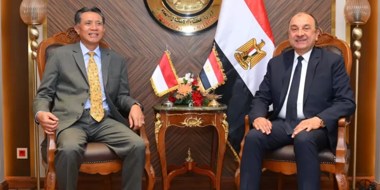 شيمي يبحث تعزيز العلاقات التجارية والاستثمارية مع إندونيسيا