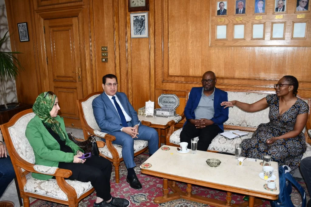 تعزيزًا للشراكة الإفريقية.. جامعة حلوان تستقبل وفد «مستقبل الأرض» و «البحوث الوطنية» 2 - جريدة الجمهورية WhatsApp Image 2025 05 08 at 4.29.12 PM - جريدة الجمهورية