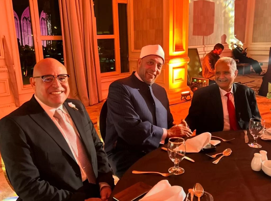 الدكتور سمير محمود يهنئ كابتن أحمد إبراهيم والمذيعة ريهام الدويك بالزفاف السعيد 3 - جريدة الجمهورية WhatsApp Image 2025 05 09 at 10.12.10 AM - جريدة الجمهورية