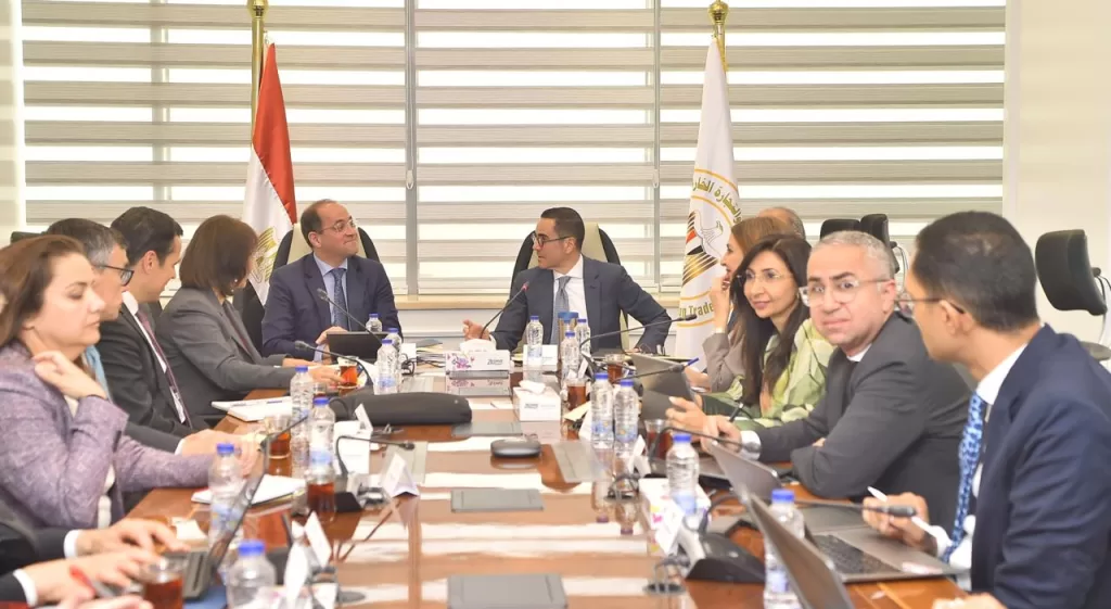 وزير الاستثمار يُعلن خطة شاملة لتبسيط الإجراءات وتقليل الأعباء على المستثمرين 2 - جريدة الجمهورية WhatsApp Image 2025 05 11 at 3.54.23 PM - جريدة الجمهورية