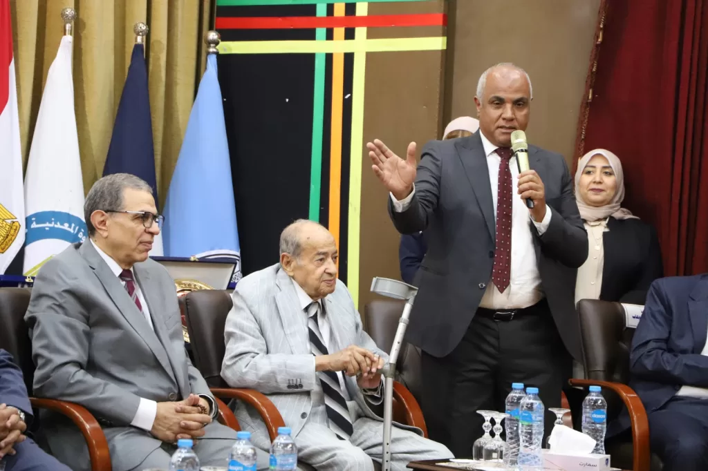 «العامة للبترول» تُكرم قياداتها النقابية العمالية تقديرًا لسنوات العطاء 4 - جريدة الجمهورية WhatsApp Image 2025 05 12 at 10.28.55 PM - جريدة الجمهورية
