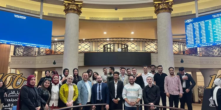 برعاية رئيس الجامعة.. طلاب المنصورة الجديدة داخل مقر البورصة المصرية!
