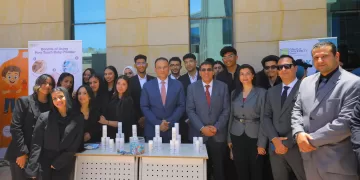 مشروعات تخرج مبتكرة.. طلاب الجلالة يقدمون حلولًا للصناعات الصحية والتجميلية