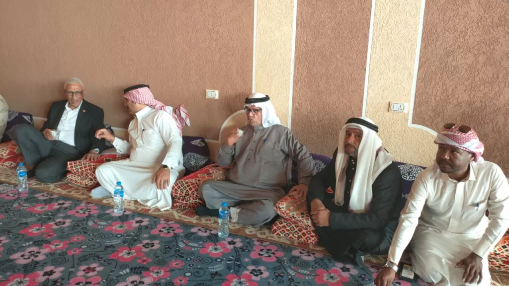 تعزيز الشراكة المجتمعية.. محافظ شمال سيناء يناقش أولويات التنمية مع مشايخ وعواقل وأهالي وسط سيناء 8 - جريدة الجمهورية WhatsApp Image 2025 05 13 at 6.05.33 PM 4 - جريدة الجمهورية