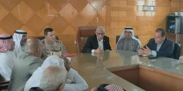 تعزيز الشراكة المجتمعية.. محافظ شمال سيناء يناقش أولويات التنمية مع مشايخ وعواقل وأهالي وسط سيناء