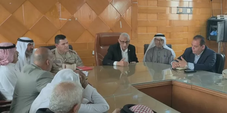 تعزيز الشراكة المجتمعية.. محافظ شمال سيناء يناقش أولويات التنمية مع مشايخ وعواقل وأهالي وسط سيناء