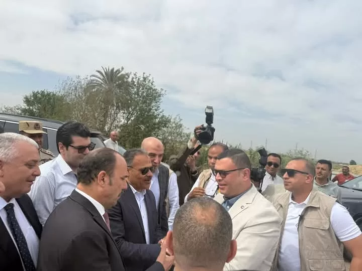 وزير الإسكان ومحافظ الشرقية يتابعان تنفيذ مشروع صرف صحي بـ150 مليون جنيه في ميت جاير 7 - جريدة الجمهورية WhatsApp Image 2025 05 15 at 1.09.24 PM 1 - جريدة الجمهورية