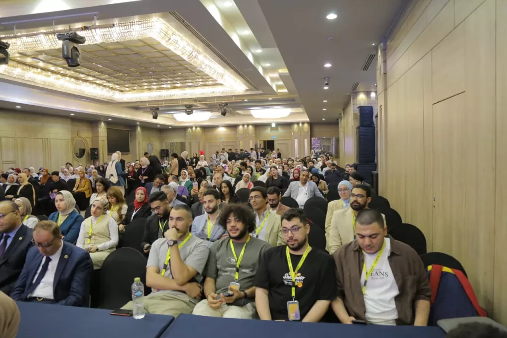 بمشاركة واسعة.. انطلاق مؤتمر الاتحاد المصري لطلاب الصيدلة بالقاهرة «EPSF» 6 - جريدة الجمهورية WhatsApp Image 2025 05 16 at 10.25.14 PM - جريدة الجمهورية
