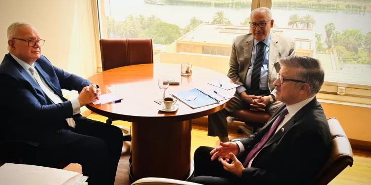 رئيس المجلس المصري للشؤون الخارجية يستقبل سفير باكستان لبحث سبل تطوير العلاقات 1 - جريدة الجمهورية رئيس المجلس المصري للشؤون الخارجية يستقبل سفير باكستان لبحث سبل تطوير العلاقات