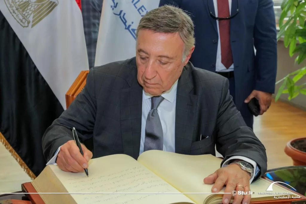 رئيس وأعضاء المحكمة الدستورية العليا في ضيافة مكتبة الإسكندرية 7 - جريدة الجمهورية WhatsApp Image 2025 05 18 at 8.18.00 PM 1 - جريدة الجمهورية