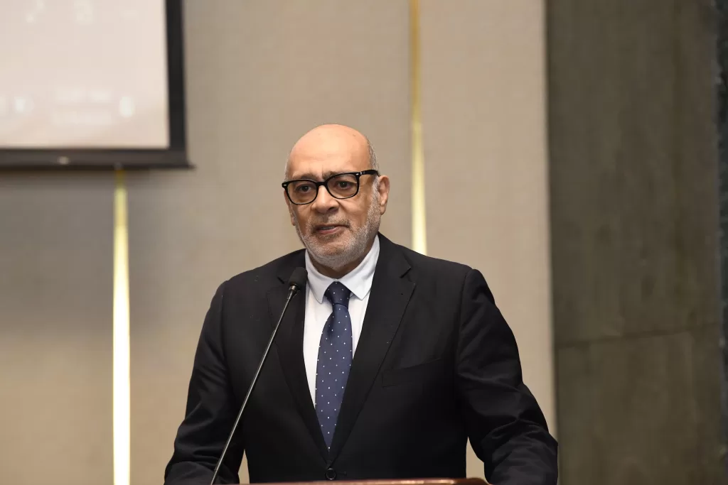 معركة البلاستيك في مصر: بين القوانين الصارمة والتوعية الذكية.. أيهما الأنجح؟ 2 - جريدة الجمهورية WhatsApp Image 2025 05 19 at 9.06.39 PM - جريدة الجمهورية