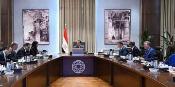 محافظ البحر الأحمر يُعلن حل أزمة المياه قبل عيد الأضحى.. ويصدر حزمة قرارات عاجلة