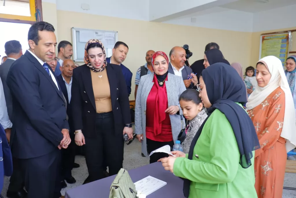 جامعة عين شمس تُطلق قافلة تنموية شاملة لأهالي قرية دمسنا بالبحيرة 4 - جريدة الجمهورية WhatsApp Image 2025 05 20 at 9.24.41 AM 1 - جريدة الجمهورية