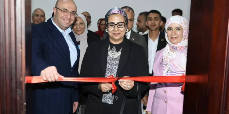 أمل عمار ومحمد غنيم يناقشان آليات دعم تمكين المرأة مع فرع المجلس ببني سويف