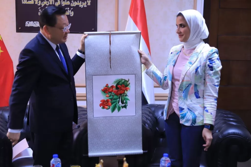 نائب محافظ الإسكندرية تبحث مع وفد جوانجدونج الصيني تعزيز التعاون الاقتصادي والتكنولوجي 4 - جريدة الجمهورية WhatsApp Image 2025 05 22 at 11.24.44 PM 1 - جريدة الجمهورية