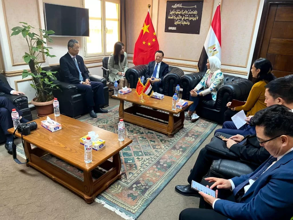 نائب محافظ الإسكندرية تبحث مع وفد جوانجدونج الصيني تعزيز التعاون الاقتصادي والتكنولوجي 2 - جريدة الجمهورية WhatsApp Image 2025 05 22 at 11.24.44 PM 3 - جريدة الجمهورية