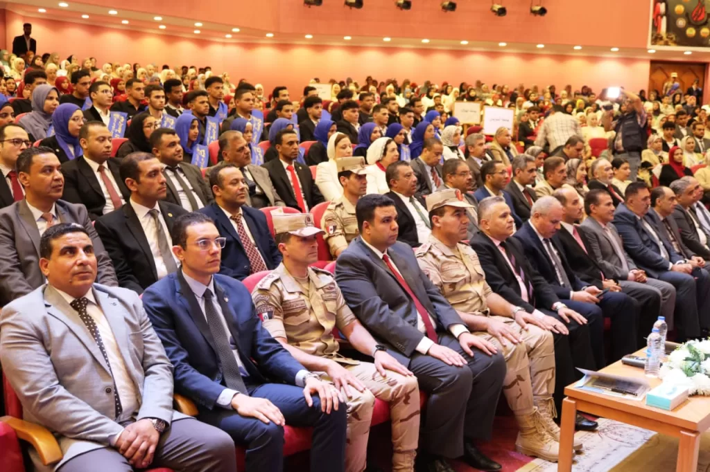 جامعة السويس تحتضن ندوة تثقيفية بحضور محافظ السويس وقائد قوات الدفاع الشعبي والعسكري 2 - جريدة الجمهورية WhatsApp Image 2025 05 22 at 6.07.13 PM - جريدة الجمهورية